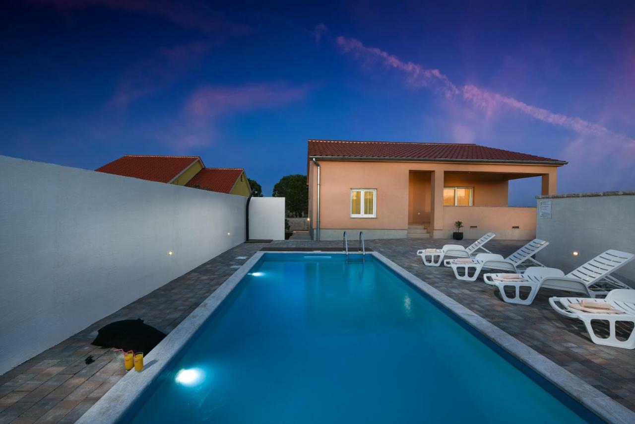 Holiday Home Luka Zadar Exterior foto